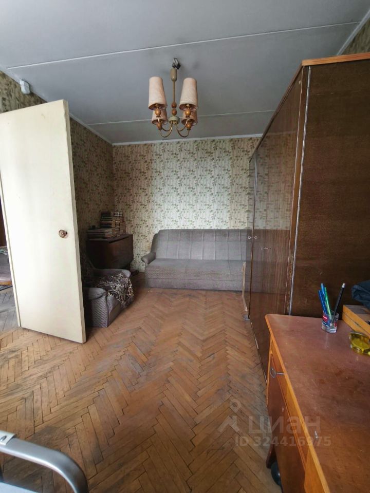 Продажа 3-комн квартиры на вторичном рынке улица Чистова, 6А