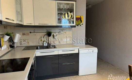 Продажа 3-комн квартиры на вторичном рынке Красногорск г, Красногорский б-р,  д. 17