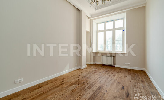 Продажа 4-комн квартиры на вторичном рынке Козловский Б. пер,  д. 8