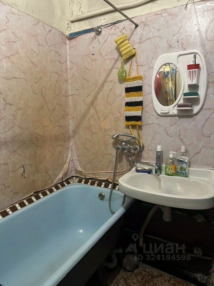 Продажа 2-комн квартиры на вторичном рынке улица Добровольцев, 48