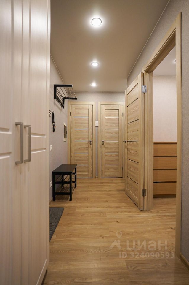 Продажа 2-комн квартиры на вторичном рынке проспект Космонавтов, 64