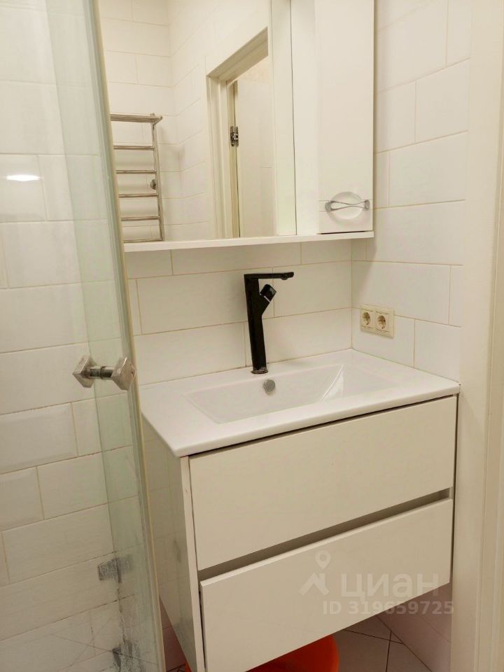 Продажа 2-комн квартиры на вторичном рынке Михневская улица, 8