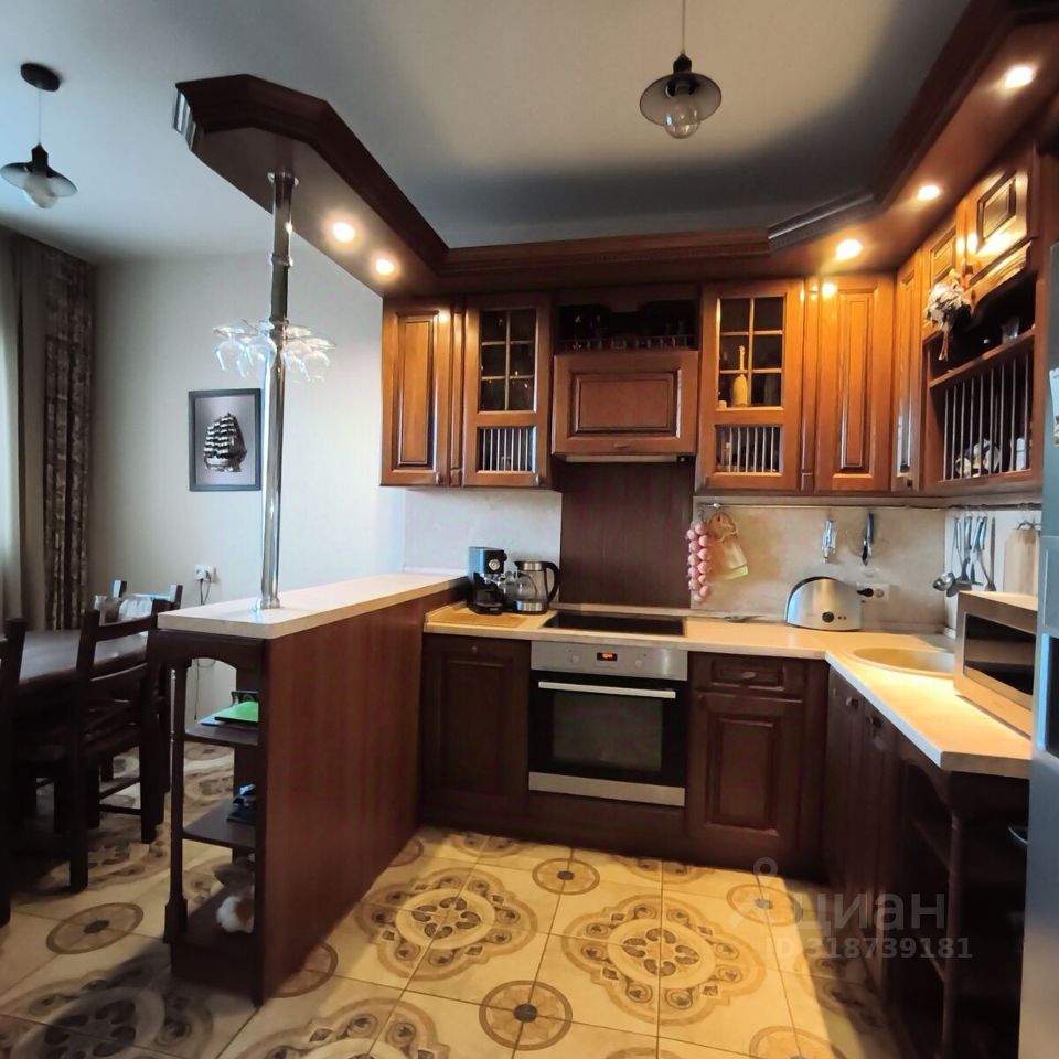 Продажа 4-комн квартиры на вторичном рынке Коломяжский проспект, 15к2