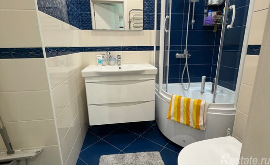 Продажа 5-комн квартиры на вторичном рынке Лобня, ул Жирохова,  д. 5