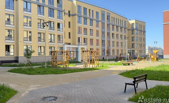 Продажа 2-комн квартиры на вторичном рынке улица Нины Петровой,  д. 6 к1 с1