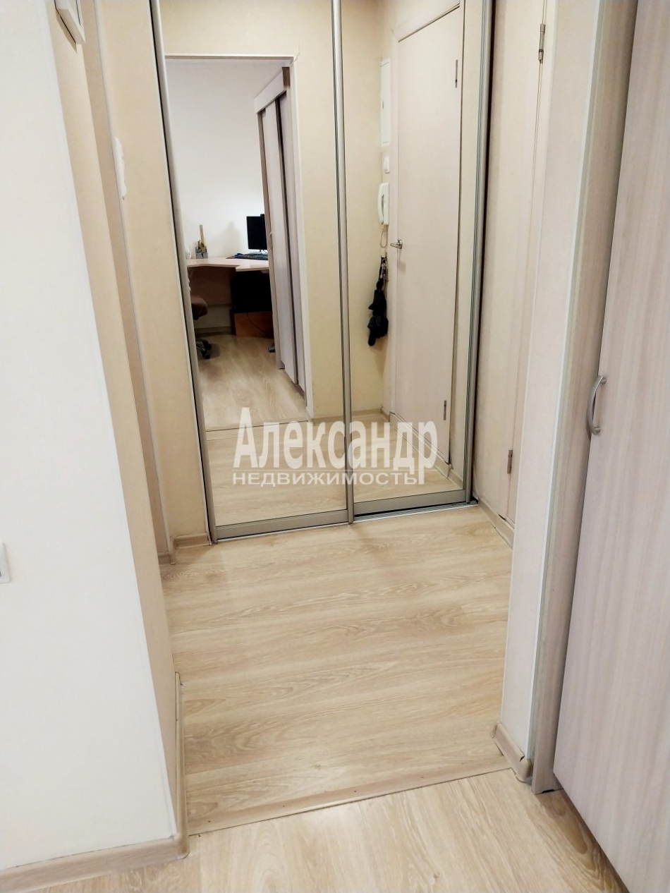 Продажа 1-комн квартиры на вторичном рынке Пионерстроя ул. ,  д. 6