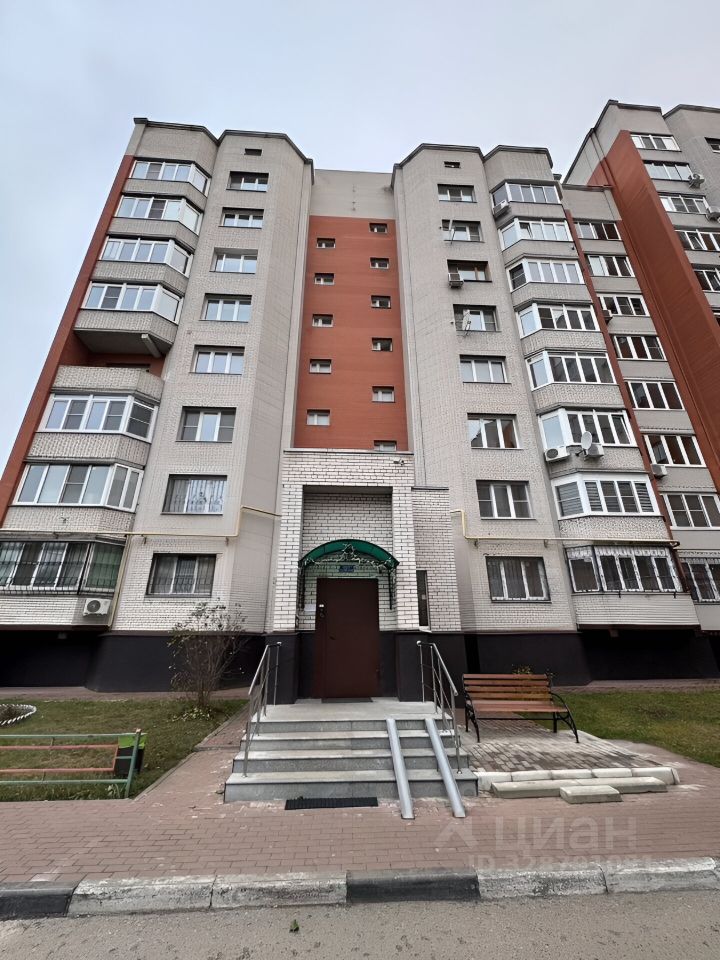 Продажа 1-комн квартиры на вторичном рынке Орехово-Зуево, улица Коминтерна,  д. 3