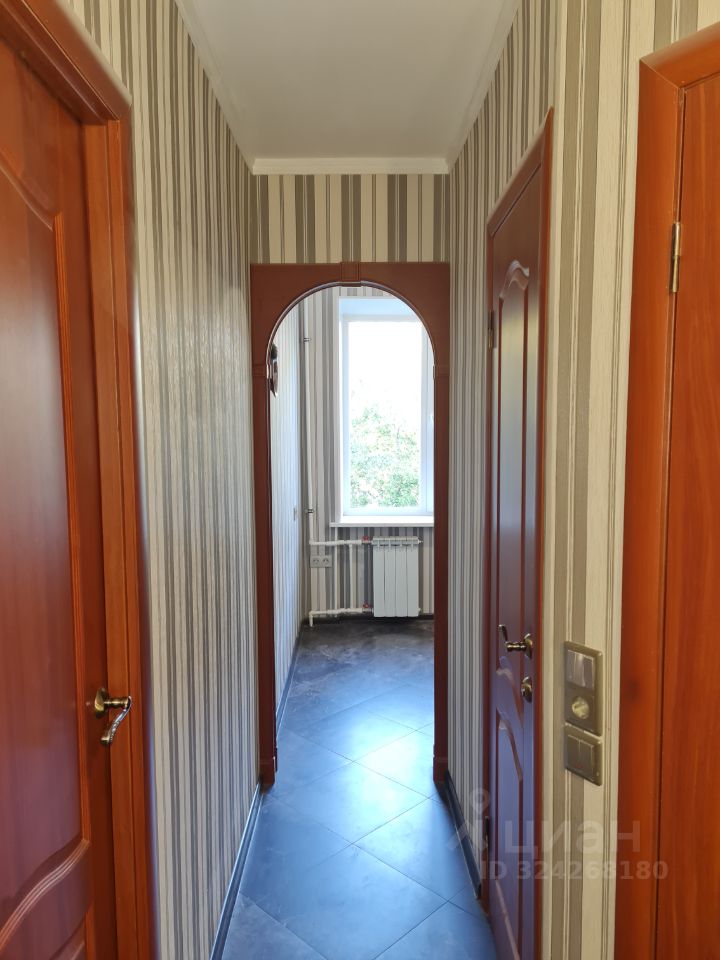 Продажа 2-комн квартиры на вторичном рынке Петергоф, Озерковая улица, 39