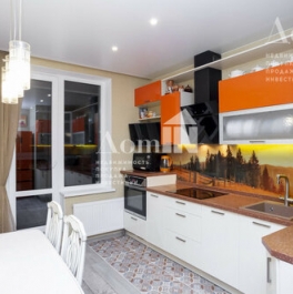 Продажа 3-комн квартиры на вторичном рынке Обуховской обороны пр-кт,  д. 110 к1