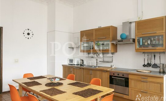 Продажа 4-комн квартиры на вторичном рынке ул Тверская,  д. 9