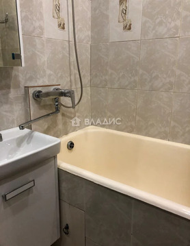 Продажа 1-комн квартиры на вторичном рынке ул. Карбышева,  д. 10