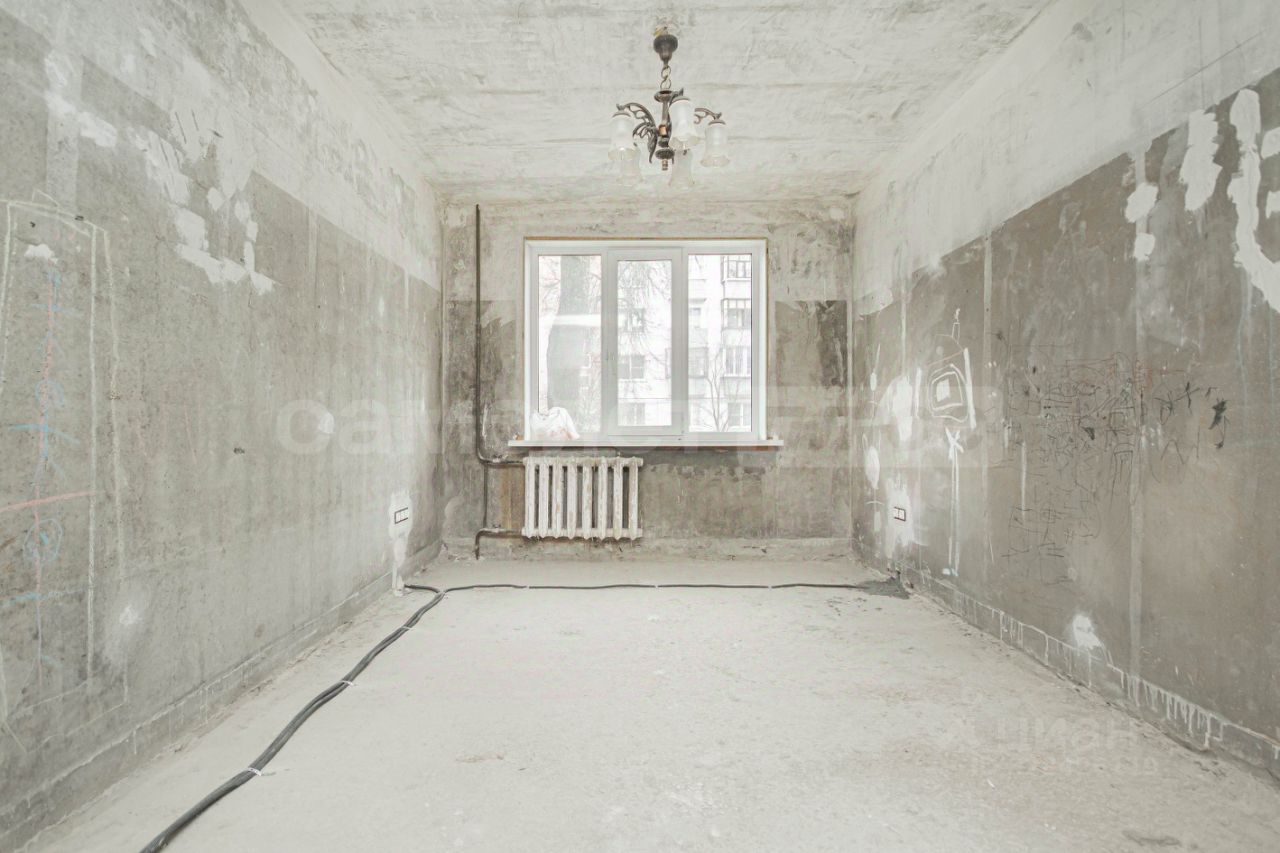 Продажа 3-комн квартиры на вторичном рынке пос. Молодежный, 12