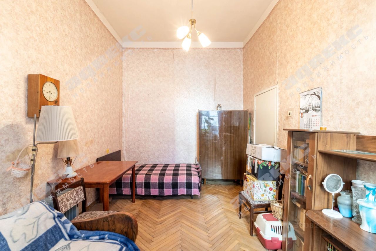 Продажа 2-комн квартиры на вторичном рынке Батайский переулок, 10