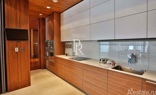 Продажа 4-комн квартиры на вторичном рынке Коробейников пер,  д. 1