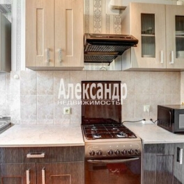 Продажа 2-комн квартиры на вторичном рынке улица Трефолева,  д. 26