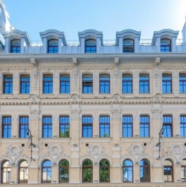 Продажа 1-комн квартиры на вторичном рынке Галерная ул,  д. 40