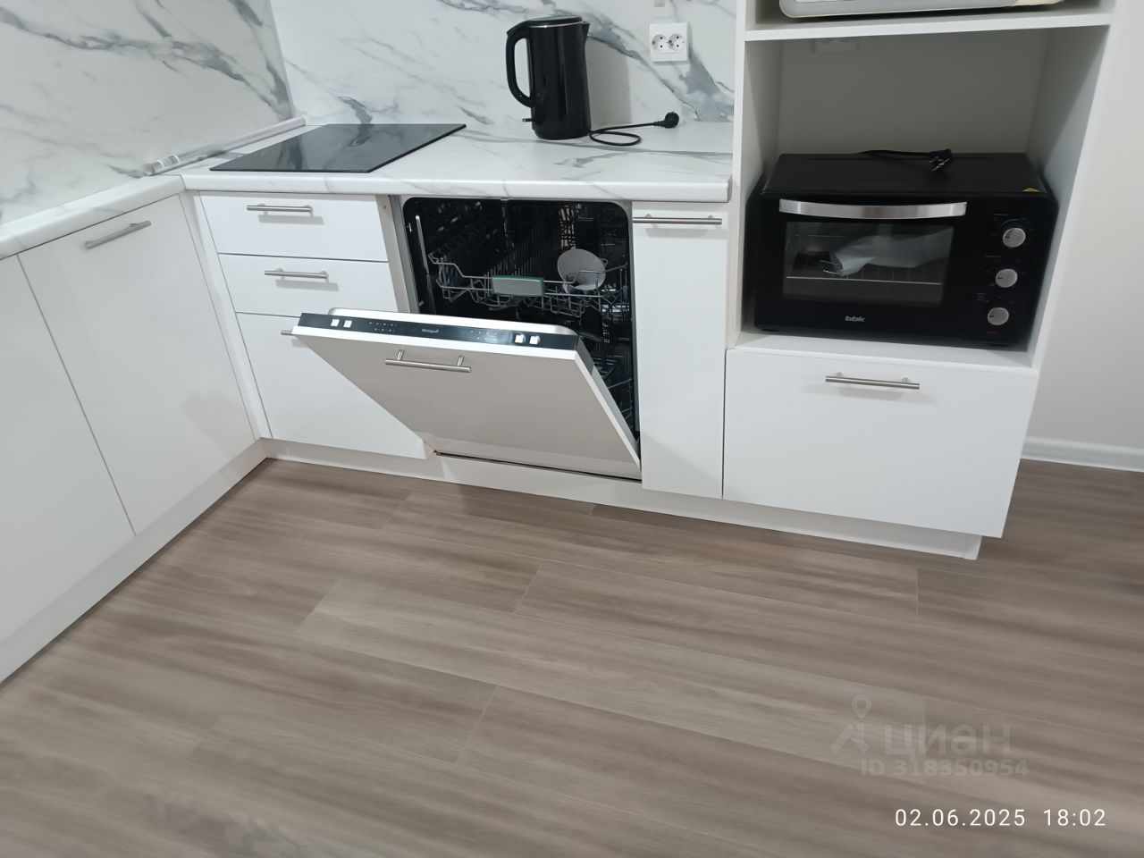 Аренда 2-комн квартиры на вторичном рынке Октябрьская набережная, 40