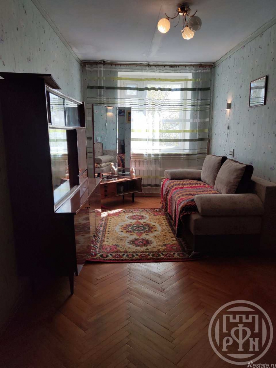 Аренда 2-комн квартиры на вторичном рынке Петергоф г., Петергоф г.,  д. 11