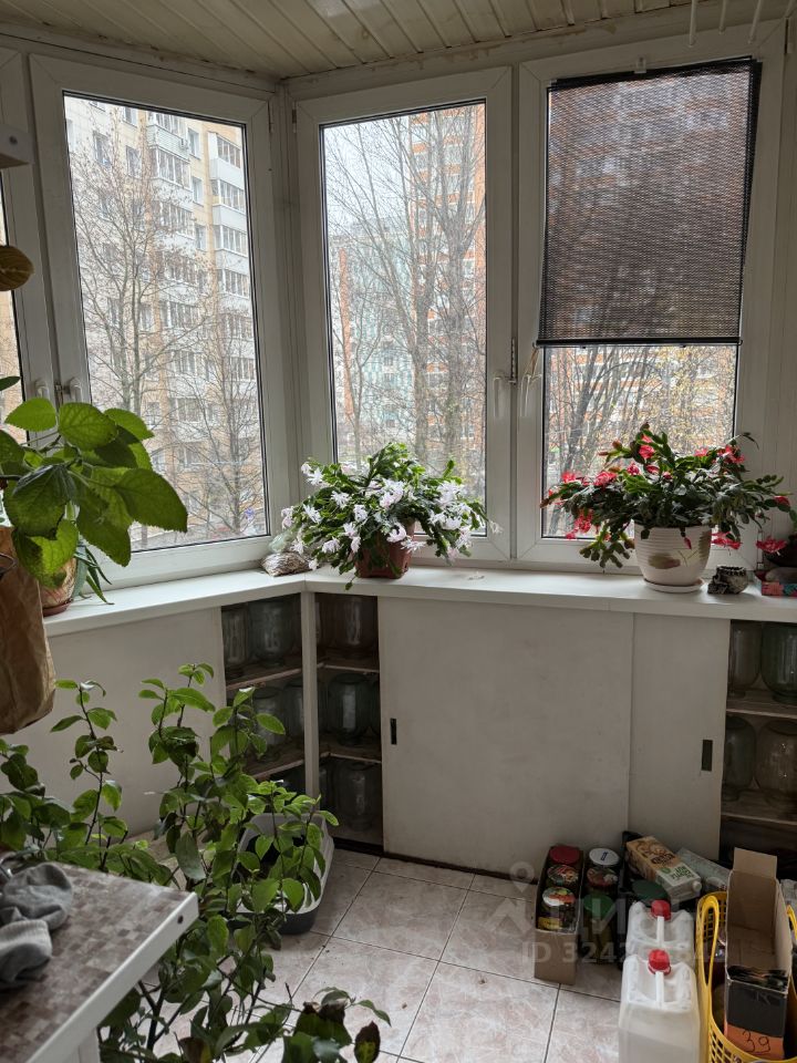 Продажа 2-комн квартиры на вторичном рынке проезд Шокальского, 21