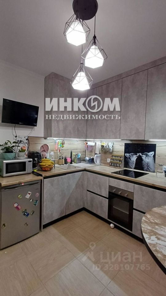 Продажа 2-комн квартиры на вторичном рынке улица Лавочкина, 10А