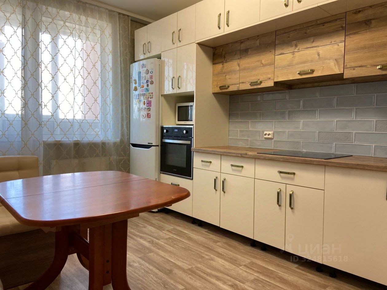 Продажа 3-комн квартиры на вторичном рынке Мурино, проспект Авиаторов Балтики, 19