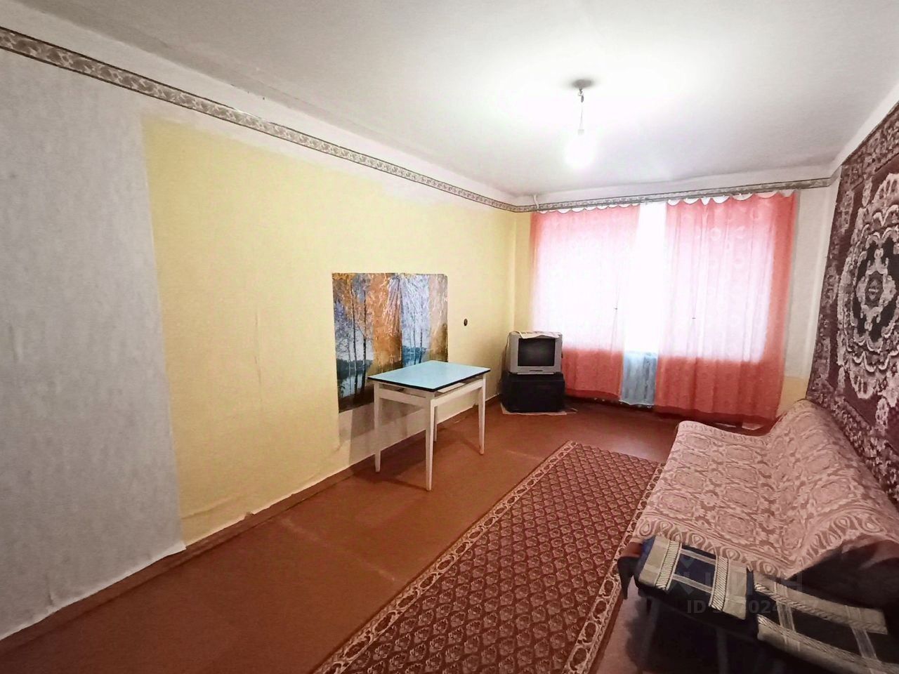 Продажа 2-комн квартиры на вторичном рынке 6-й мкр, Пикалево г., 14