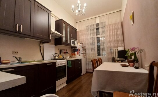 Продажа 1-комн квартиры на вторичном рынке Театральная площадь,  д. 12