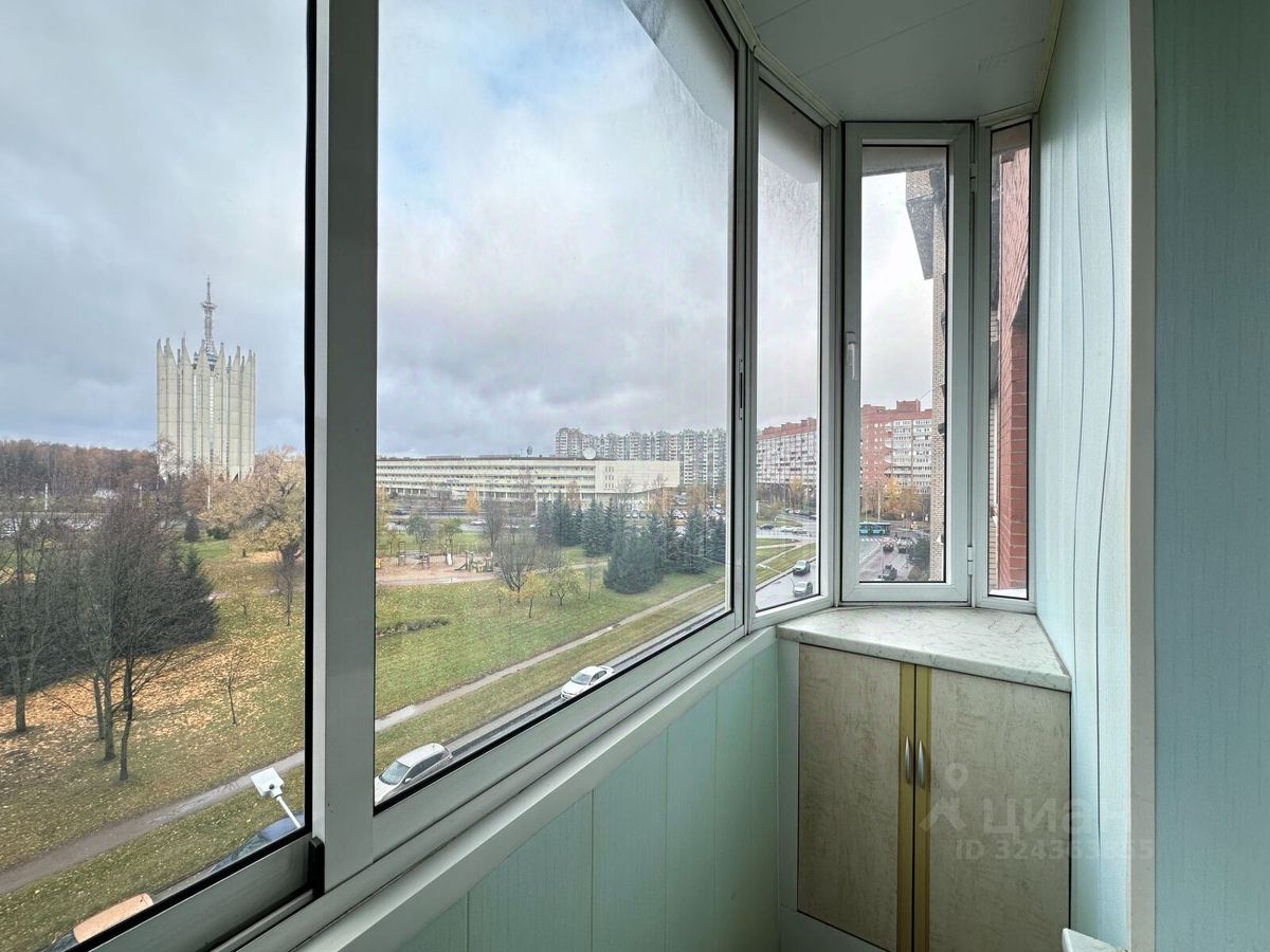 Продажа 2-комн квартиры на вторичном рынке улица Веденеева, 8к1