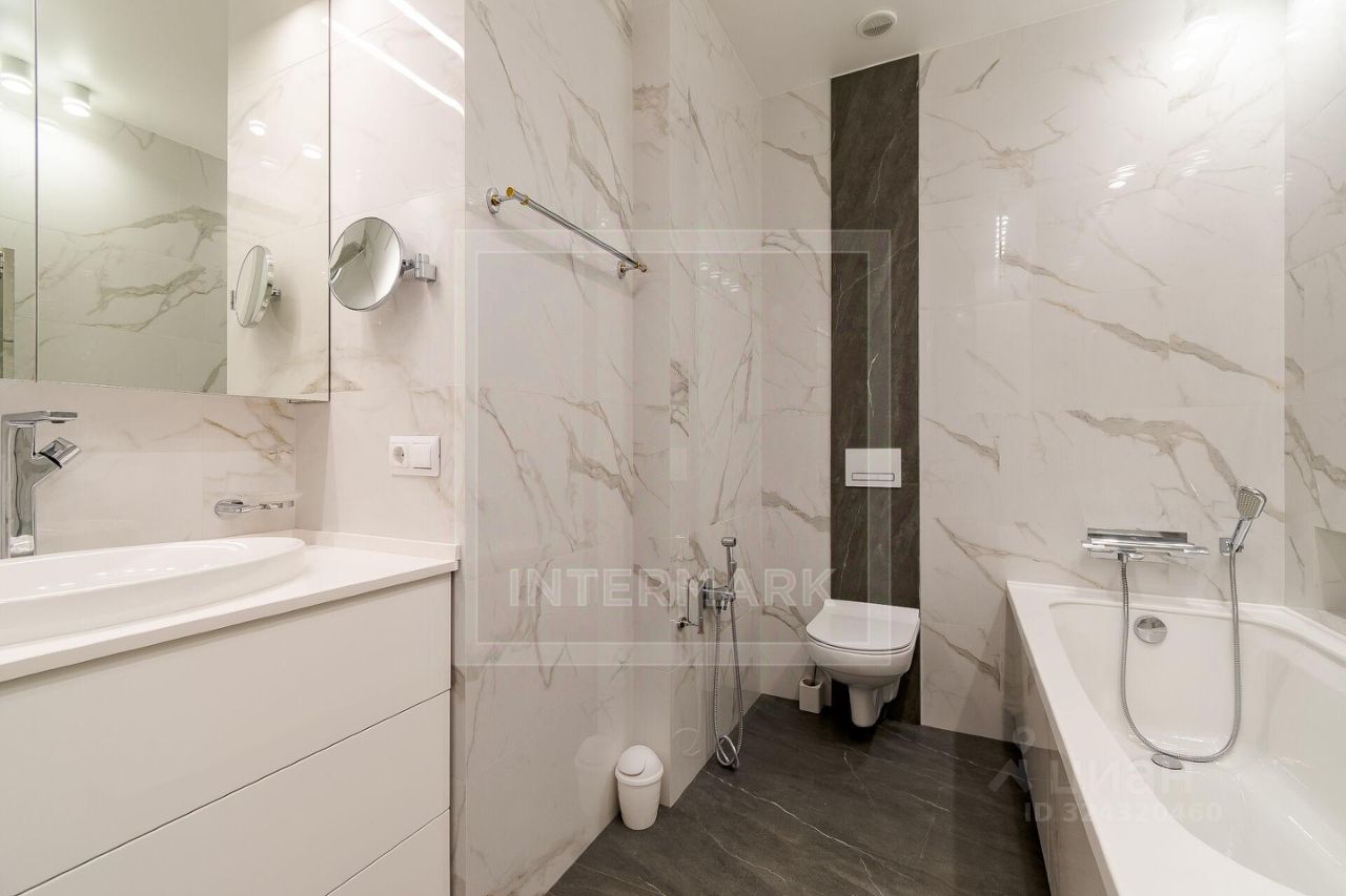 Аренда 4-комн квартиры на вторичном рынке Большой Патриарший переулок, 8С1