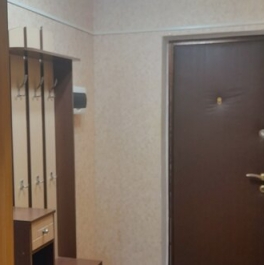 Продажа 1-комн квартиры на вторичном рынке Клин, улица 60 лет Комсомола,  д. 12 к4