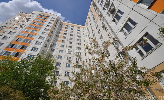 Продажа 3-комн квартиры на вторичном рынке улица Адмирала Лазарева,  д. 19