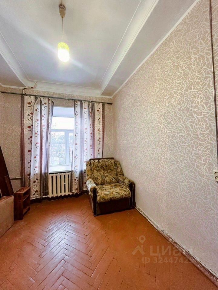 Продажа 2-комн квартиры на вторичном рынке пос. Парусинка, Ивангород, улица Текстильщиков, 4