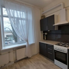 Продажа 2-комн квартиры на вторичном рынке Ленинградская улица,  д. 1