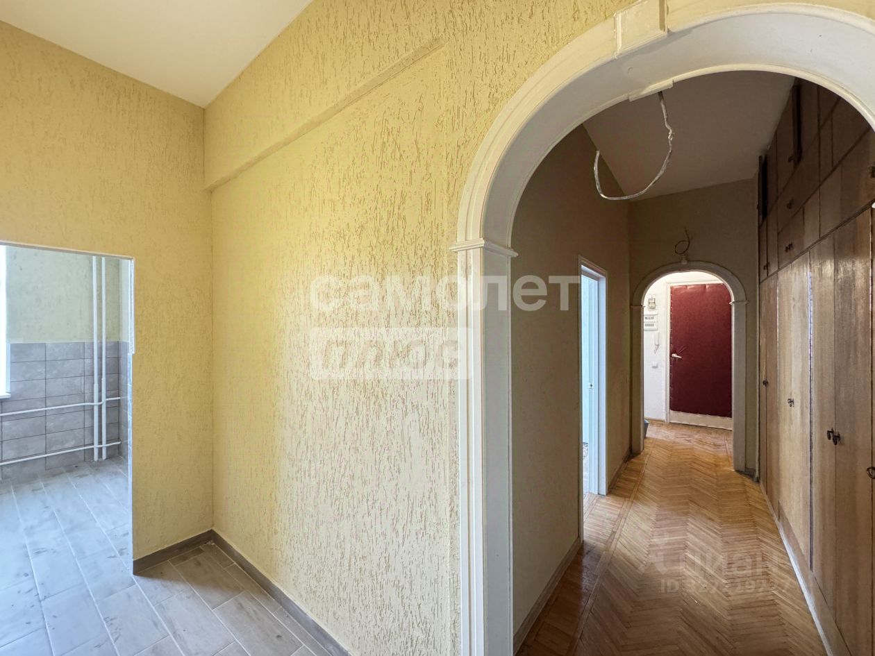 Продажа 3-комн квартиры на вторичном рынке улица Алабяна, 10К1