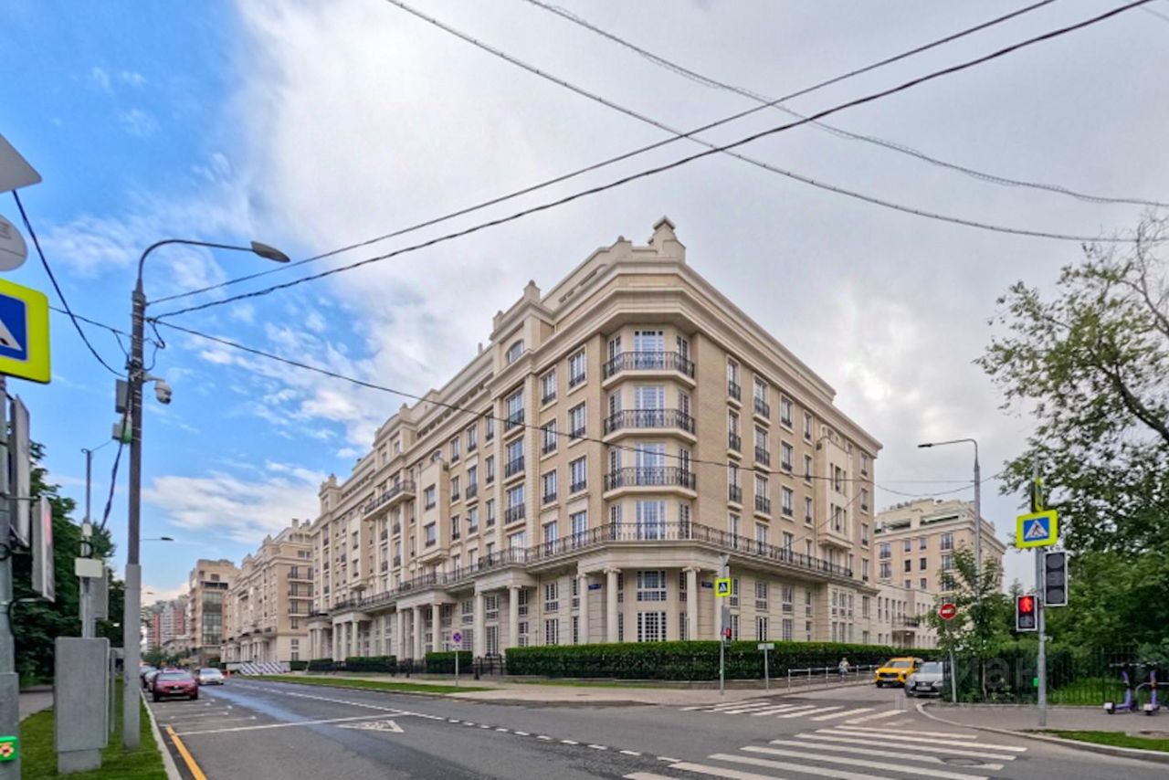 Продажа 4-комн квартиры на вторичном рынке улица Ефремова, 19к1