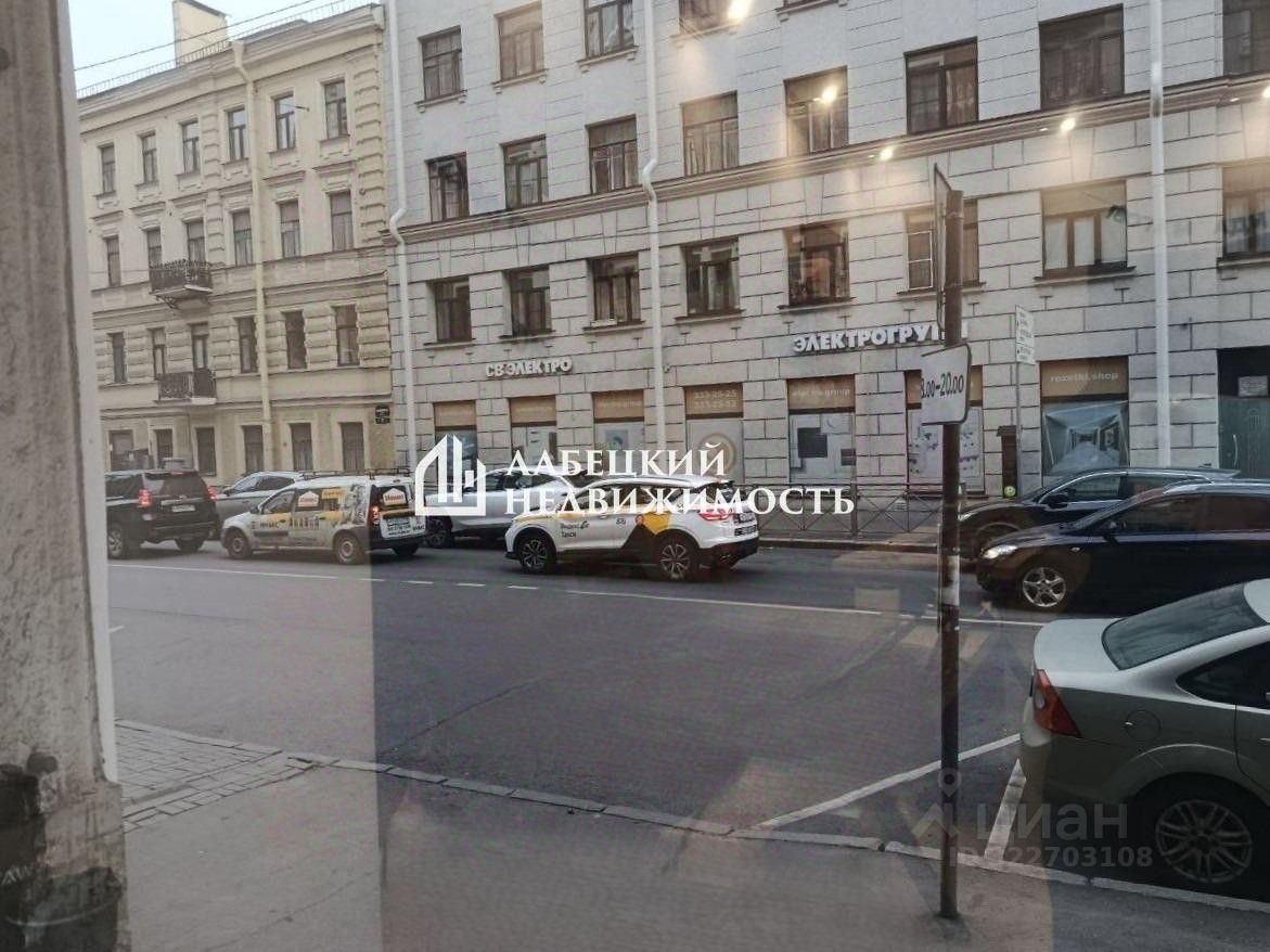 Продажа 3-комн квартиры на вторичном рынке Исполкомская улица, 10