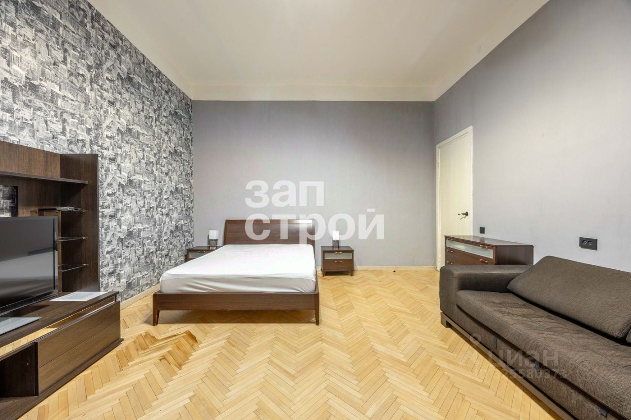Продажа 2-комн квартиры на вторичном рынке Галерная улица, 18