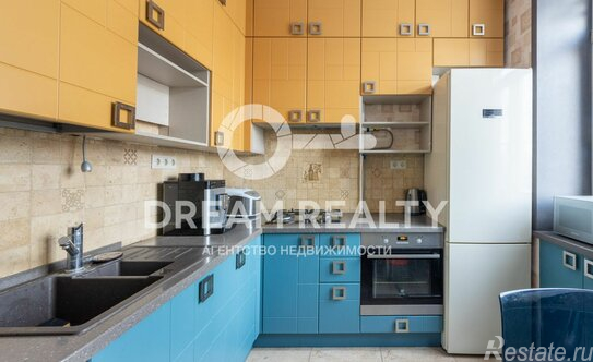 Продажа 3-комн квартиры на вторичном рынке улица Алябьева,  д. 6