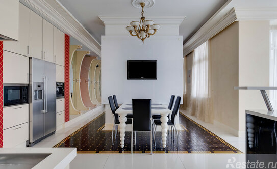 Продажа 4-комн квартиры на вторичном рынке Морской пр-кт,  д. 33