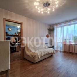 Продажа 3-комн квартиры на вторичном рынке Павловск г, Детскосельская ул,  д. 13