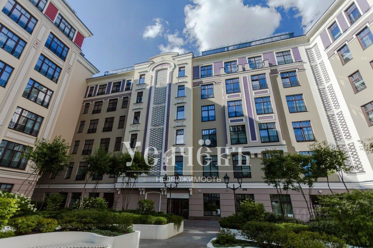 Продажа 4-комн квартиры на вторичном рынке Поварская улица, 8/1к1