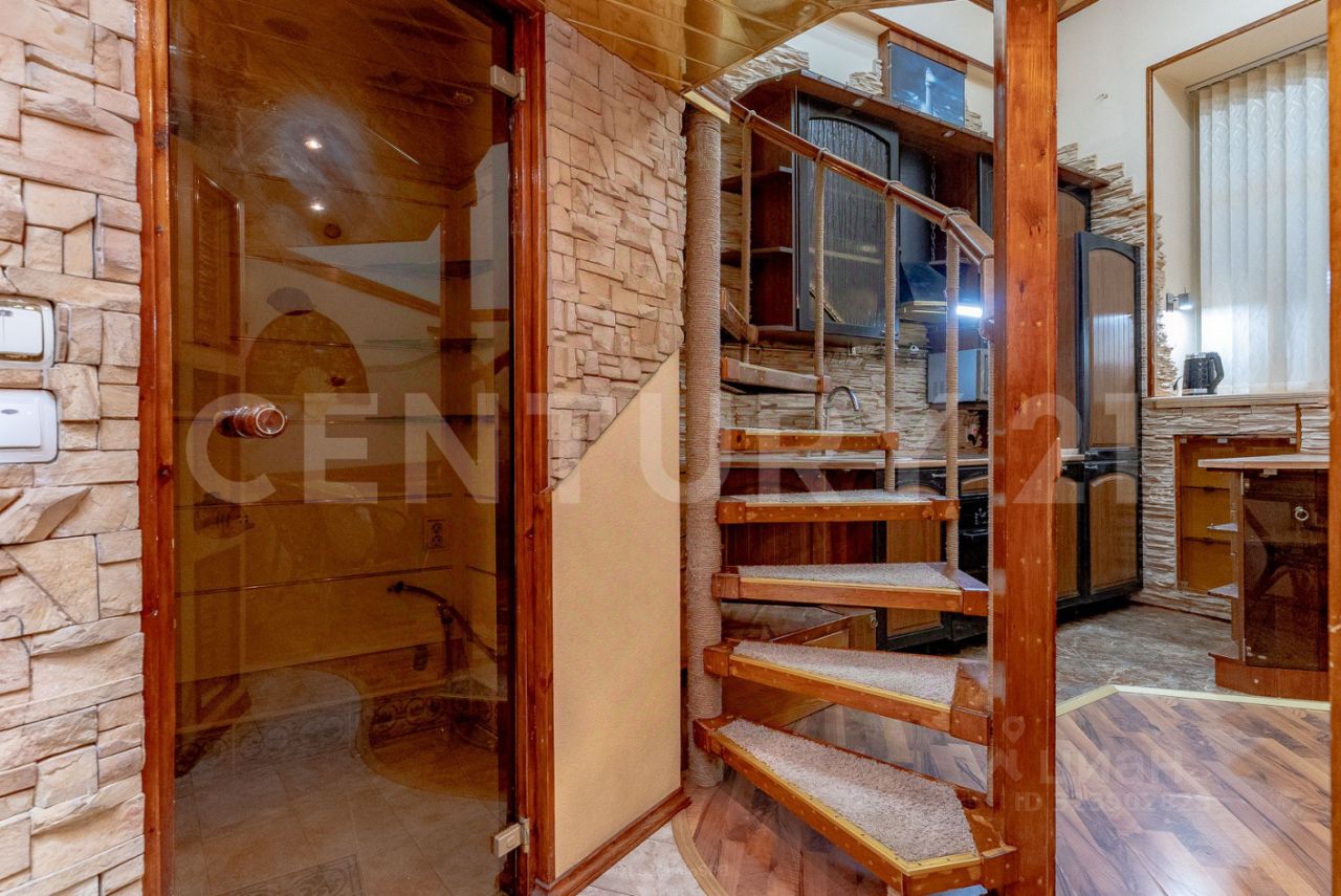 Продажа 3-комн квартиры на вторичном рынке улица Пилотов, 18К4