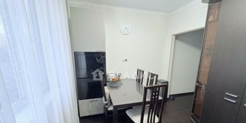 3-комн квартира улица Коштоянца,  д. 10