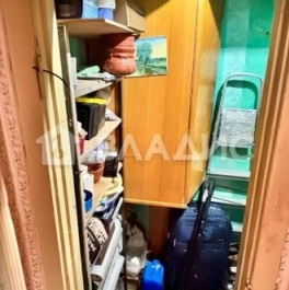 Продажа 2-комн квартиры на вторичном рынке Судостроительная улица,  д. 33