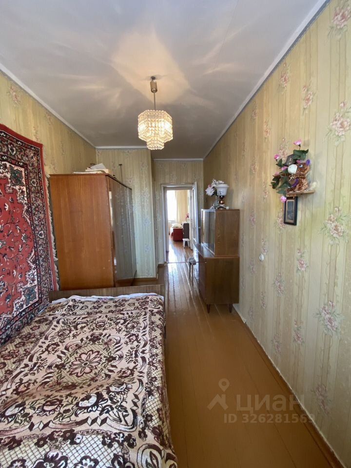 Продажа 3-комн квартиры на вторичном рынке Кириши, Волховская набережная, 6