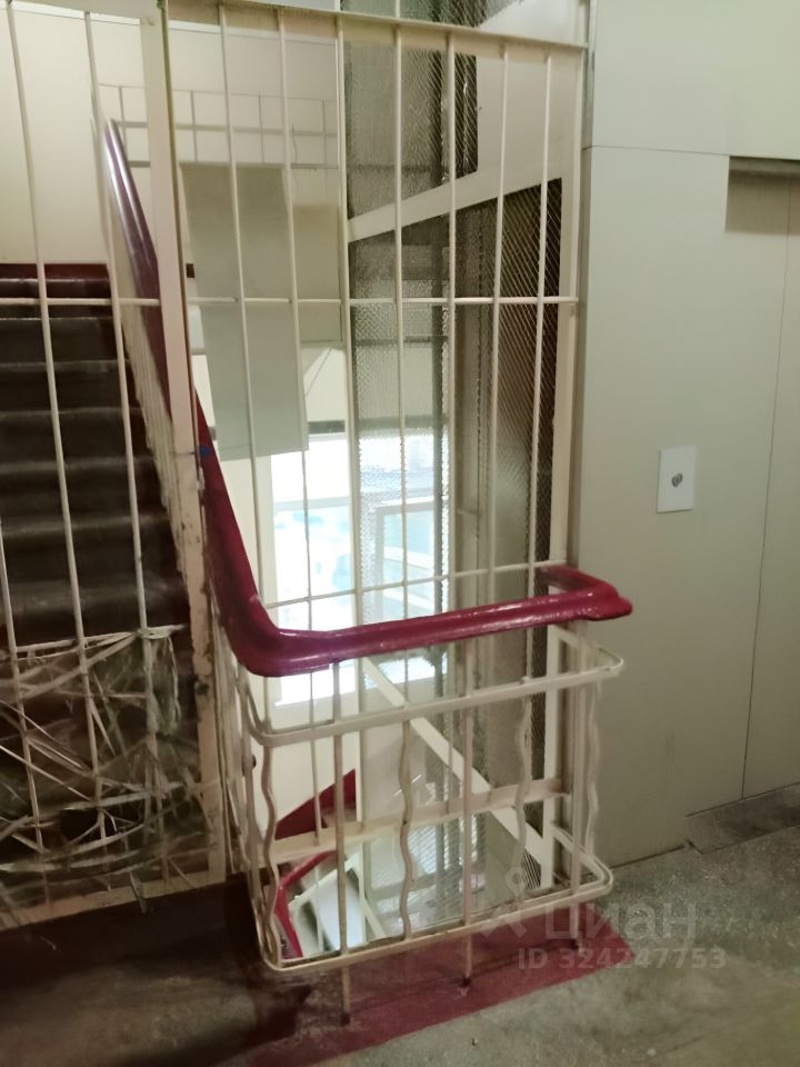 Продажа 2-комн квартиры на вторичном рынке улица Земляной Вал, 38-40/15С9