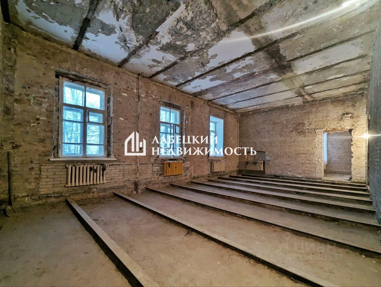Продажа 5-комн квартиры на вторичном рынке Пушкин, Фуражный переулок, 3