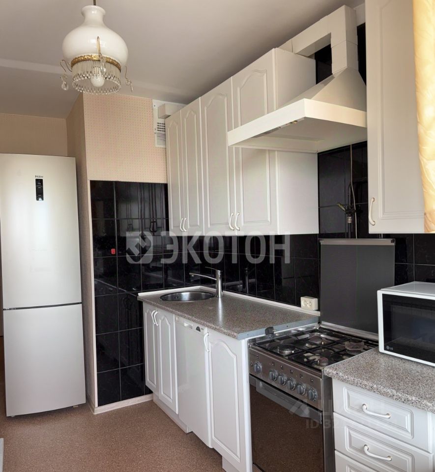 Продажа 3-комн квартиры на вторичном рынке Суздальский проспект, 83