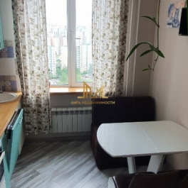 Продажа 1-комн квартиры на вторичном рынке улица Коммуны,  д. 50