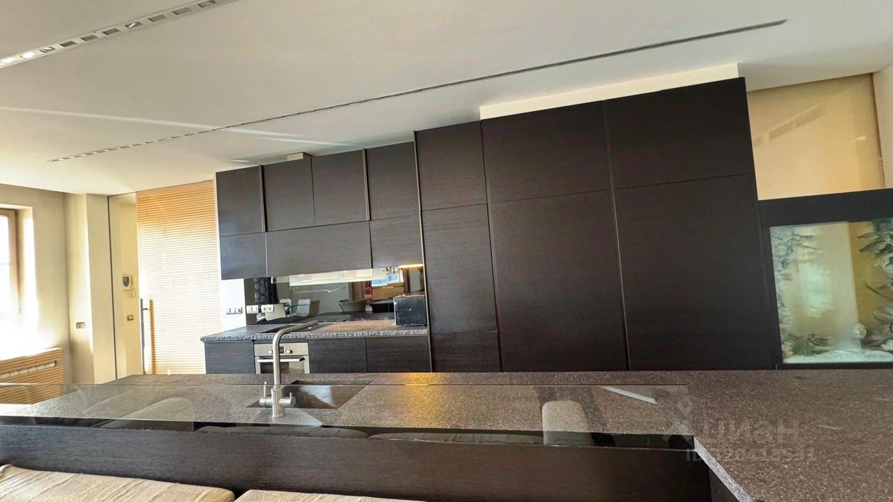 Продажа 4-комн квартиры на вторичном рынке Минская улица, 1ГК2